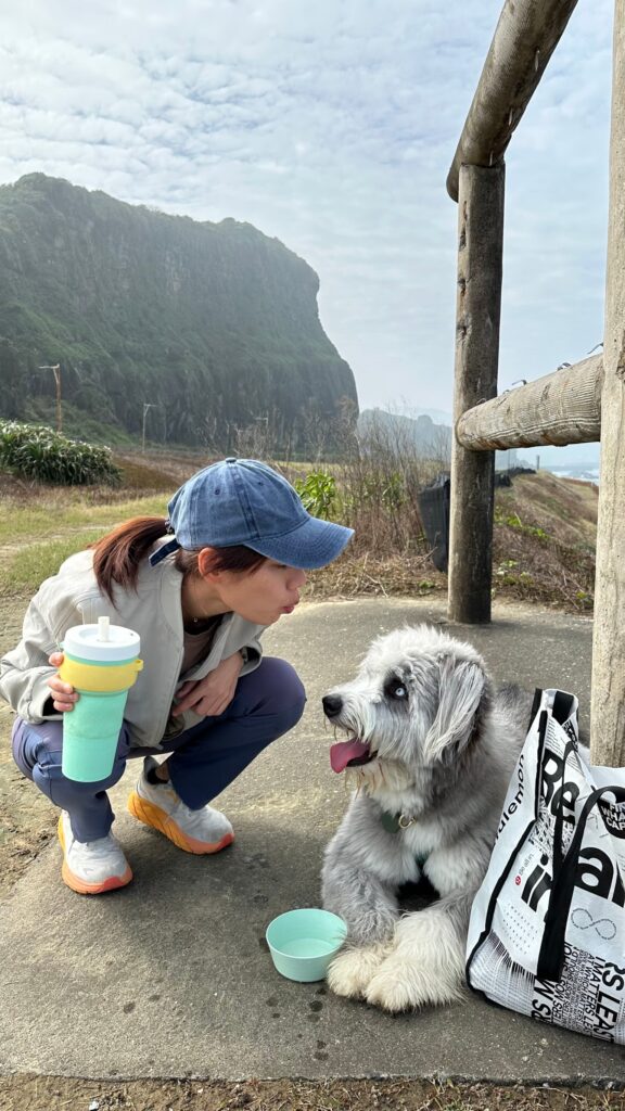 波吉與馬麻互視